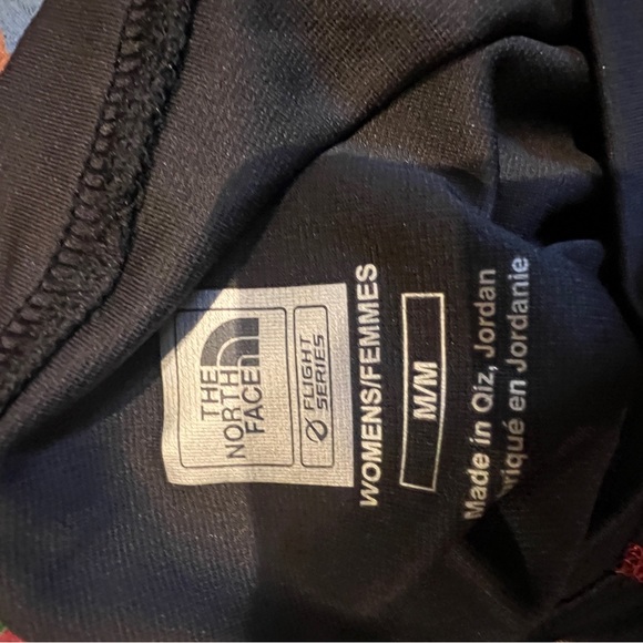 North face longsleeved exercise shirt - Picture 4 of 4